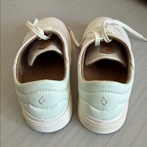 OluKai Natural Canvas Low-Top Sneakers